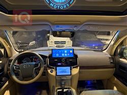 تۆیۆتا لاند کروزەر